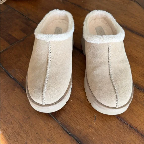 UGG Women's Tan Suede Mules - Picture 8 of 9